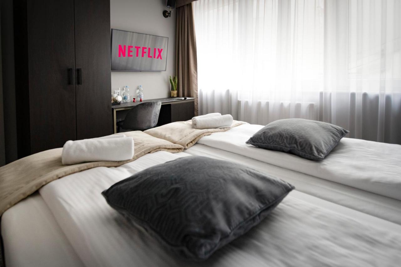 4Wings Apartments Краков Экстерьер фото